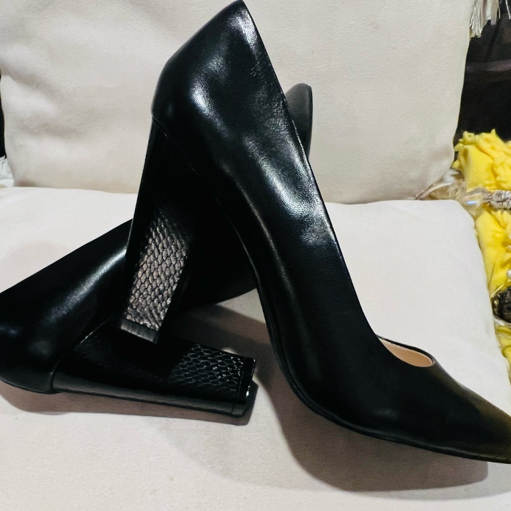 BLACK LEATHER HIGH HEEL PUMPS. Brand New. Very comfortable & stylish.
